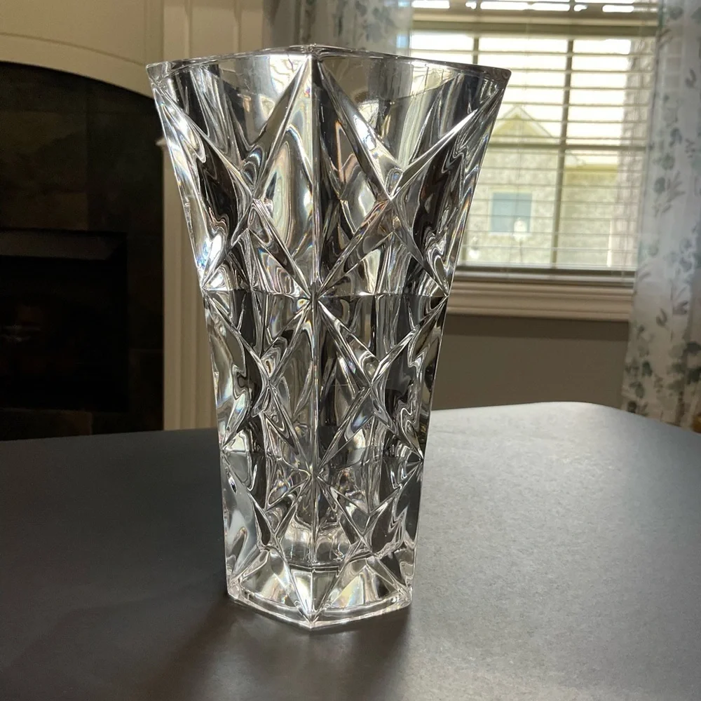Lead Crystal Vase 7” Tall